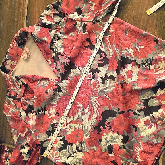 VINTAGE Haband for Her Collared Vneck Floral Print Blouse with Belt - Picture 9 of 11